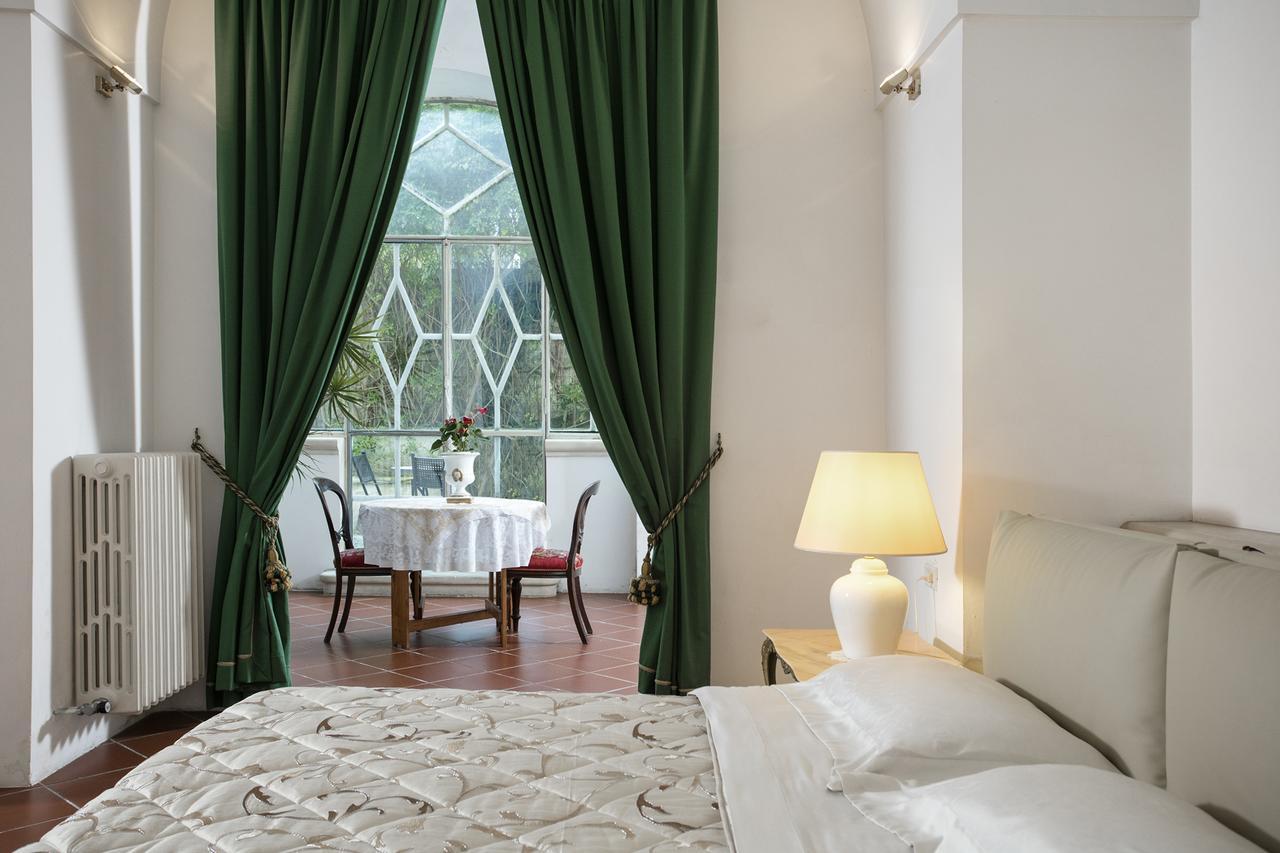 Antica Villa La Viola, Suite With Private Pool Lecce Bagian luar foto