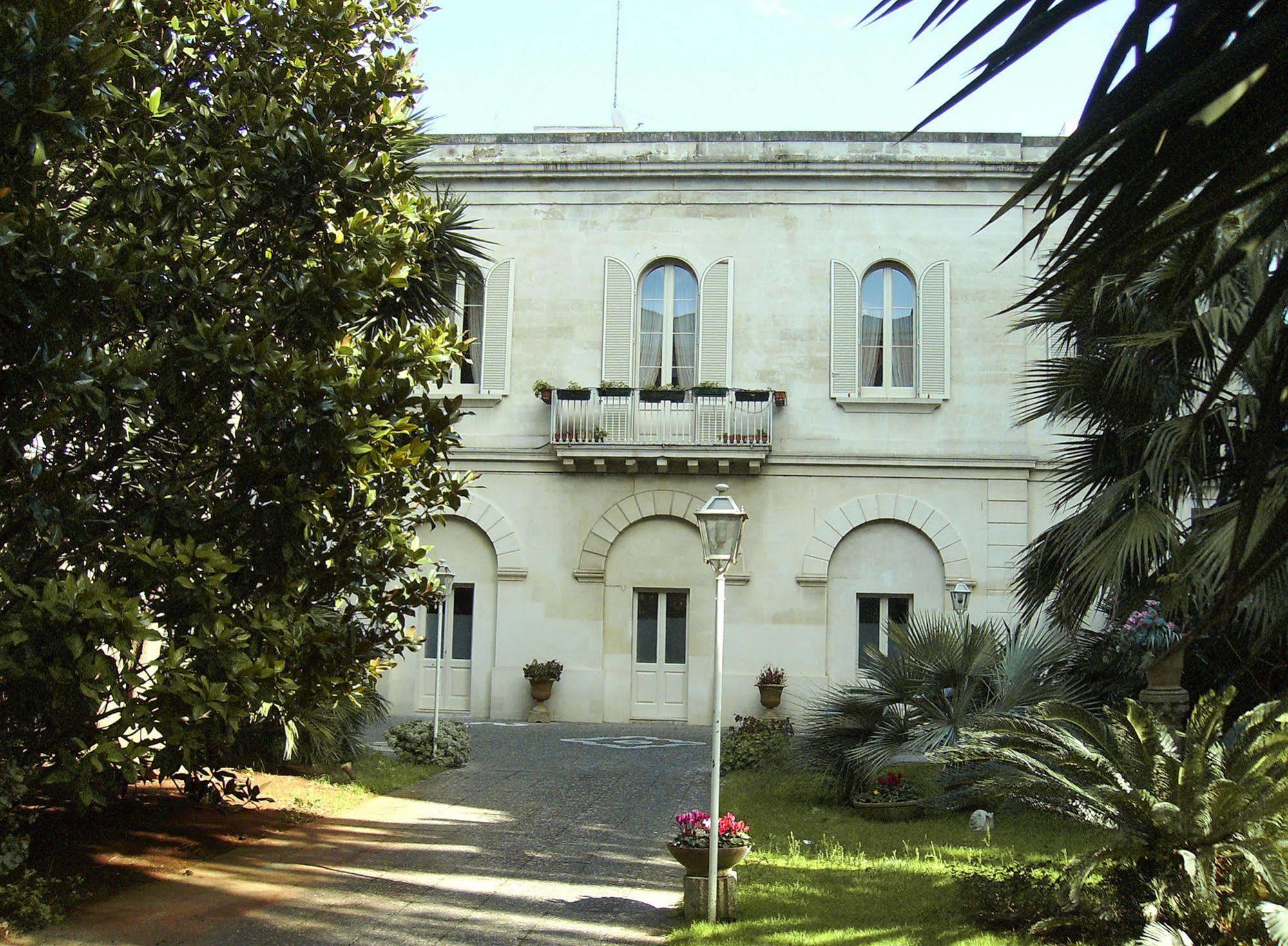 Antica Villa La Viola, Suite With Private Pool Lecce Bagian luar foto