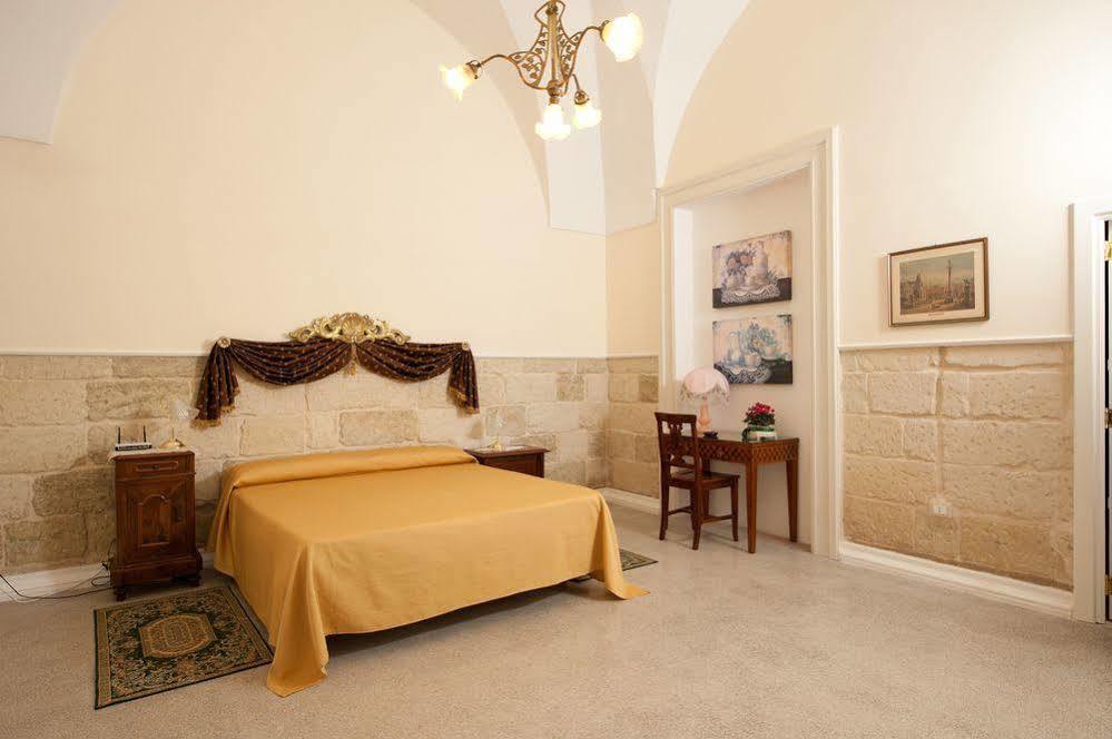 Antica Villa La Viola, Suite With Private Pool Lecce Bagian luar foto